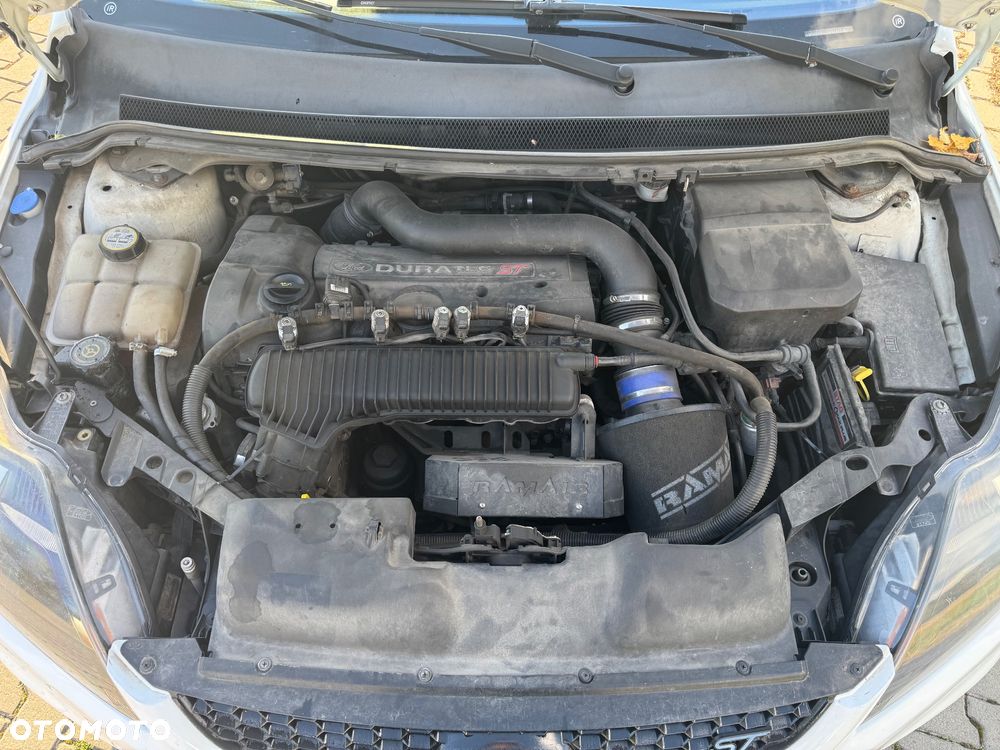 Ford Focus 2.5 ST - 8