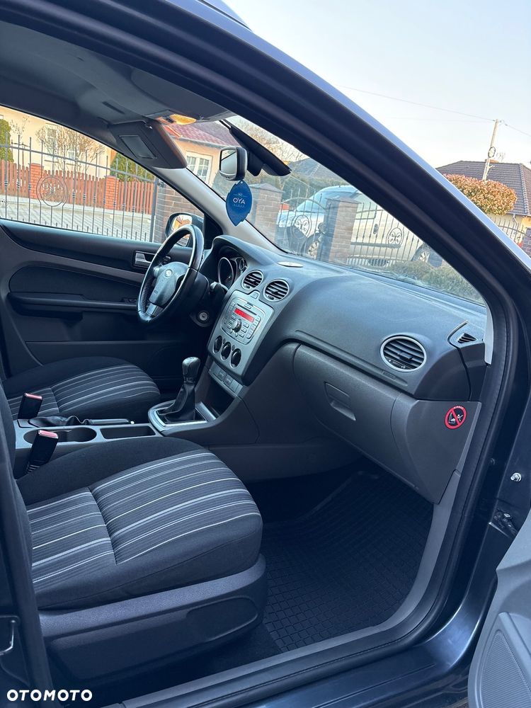 Ford Focus 1.6 Comfort - 25