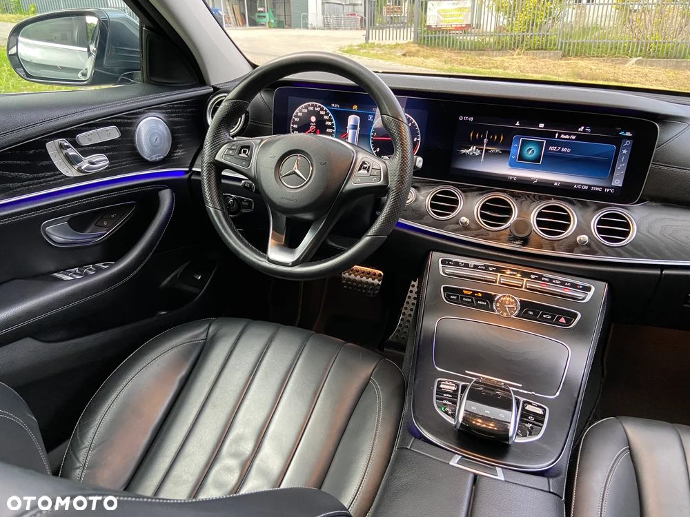 Mercedes-Benz Klasa E 220 d 4-Matic All-Terrain - 22