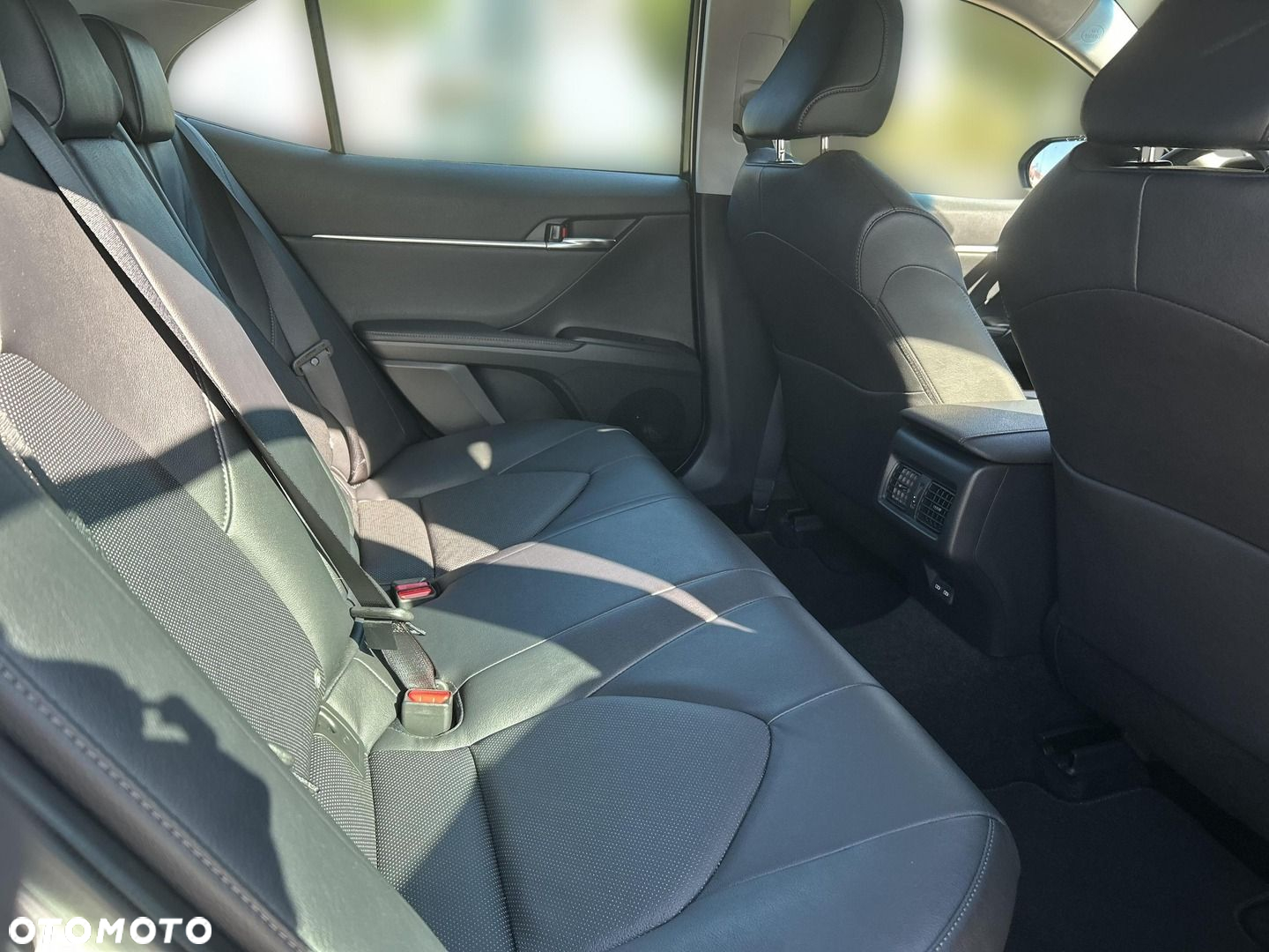 Toyota Camry 2.5 Hybrid Executive CVT - 11