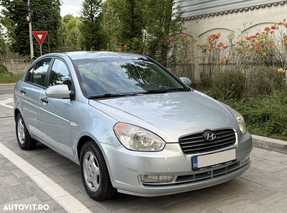 Hyundai Accent - 2