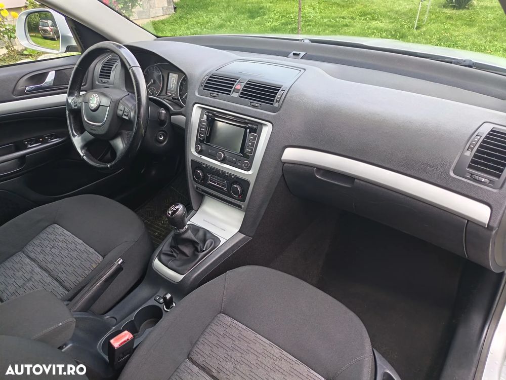Skoda Octavia 1.6 TDI DPF Ambition - 6