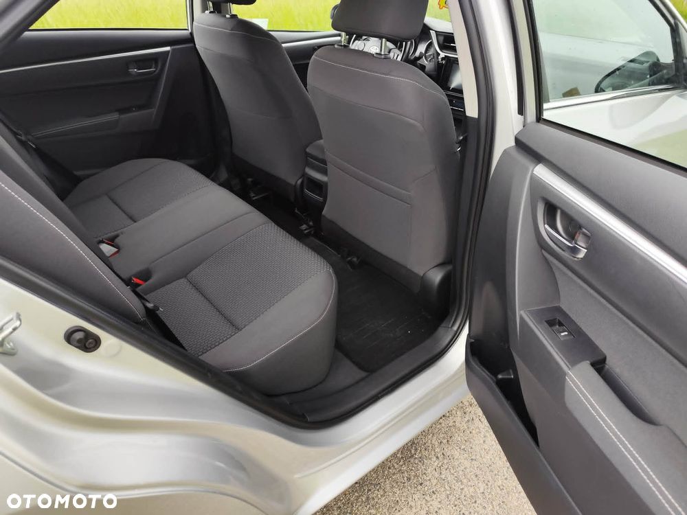 Toyota Corolla 1.6 Premium - 16