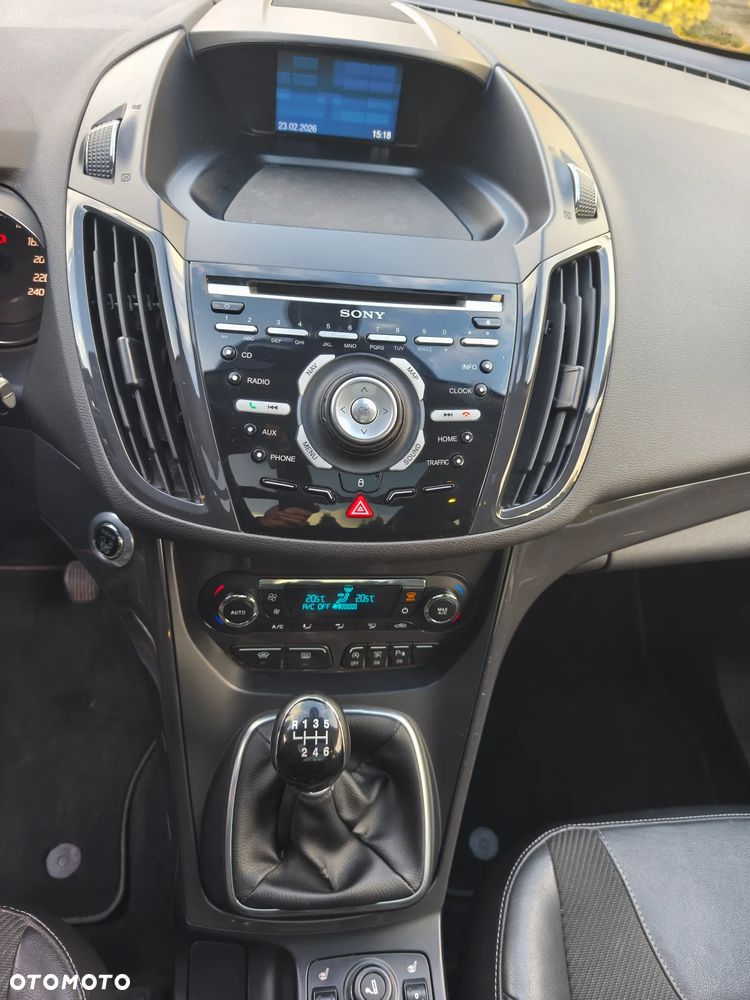 Ford Kuga 2.0 TDCi 2x4 Titanium - 8