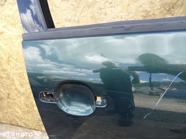 DRZWI PRAWE PRZEDNIE PRZÓD VW PASSAT B5 LC6N - 2