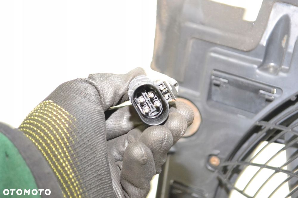 WENTYLATOR CHŁODNICY KLIMATYZACJI BMW E39 4PIN 8380780 - 2