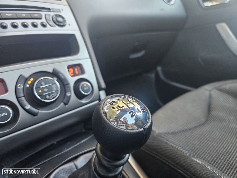 Peugeot 308 SW 1.6 HDi Premium CVM6 - 17