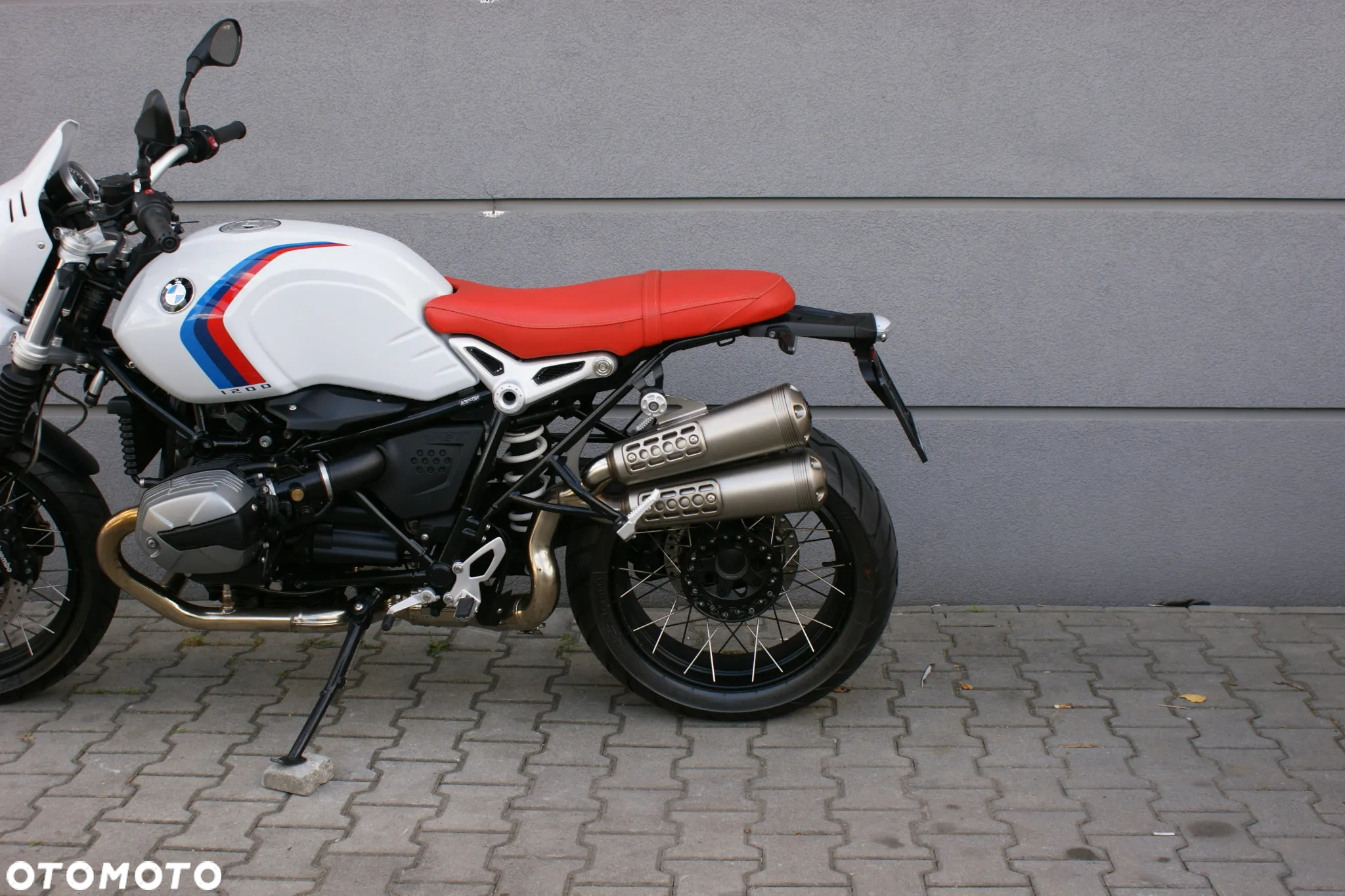 BMW R - 8