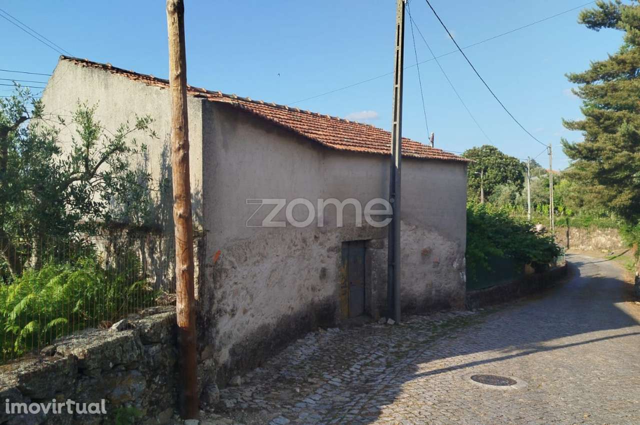 Moradia em Pedra com quintal em Matados, a 5 minutos Mangualde - Grande imagem: 2/30