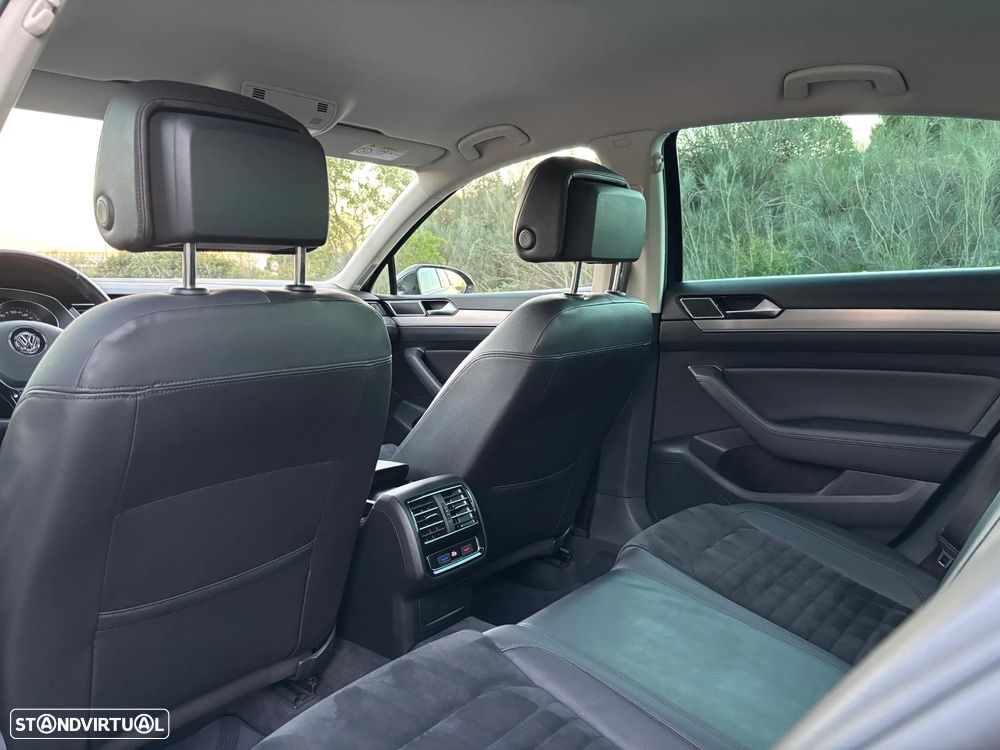VW Passat 2.0 TDI Highline DSG - 32