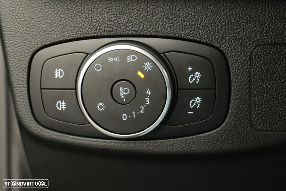 Ford Focus 1.0 EcoBoost MHEV ST-Line X - 18
