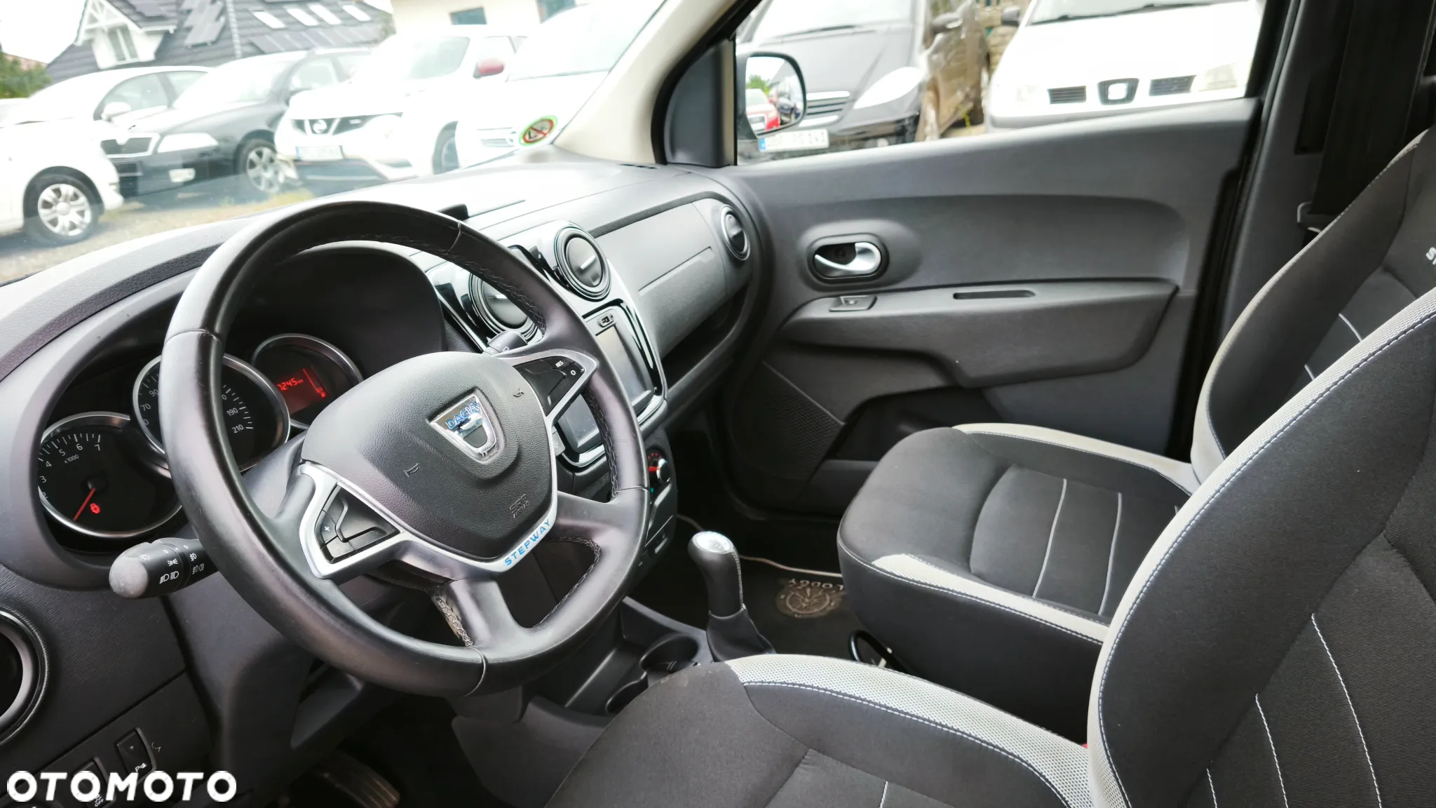Dacia Lodgy SCe 100 Stepway - 16