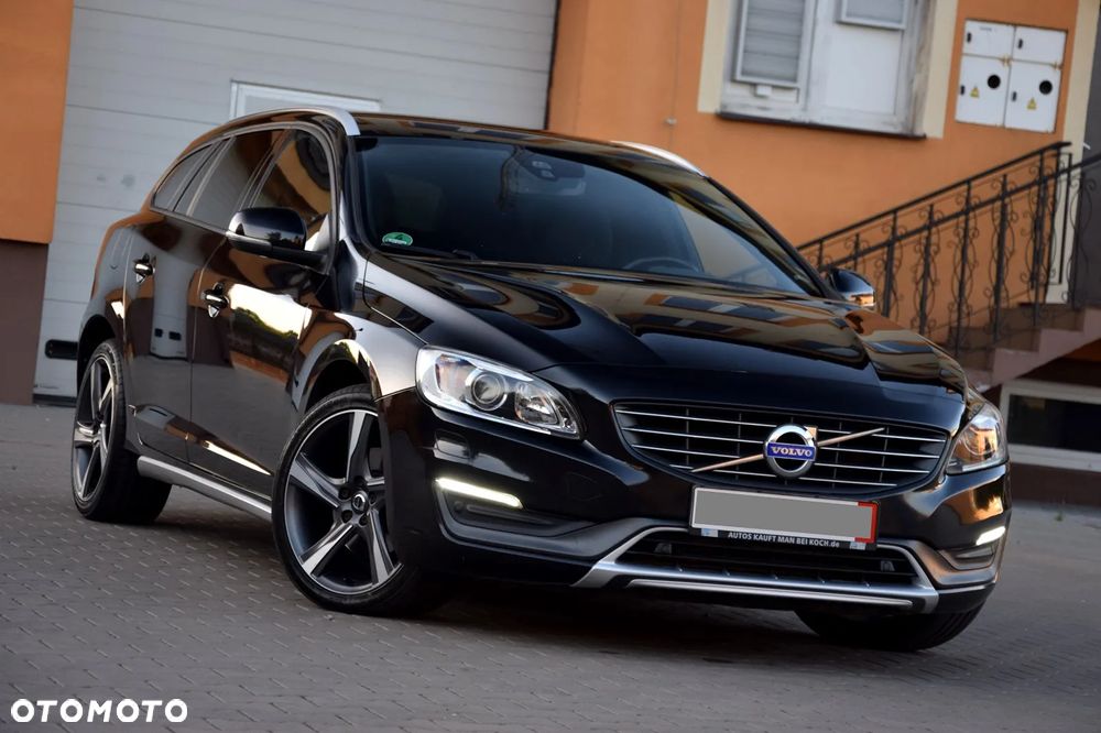 Volvo V60 D4 Geartronic Momentum - 1