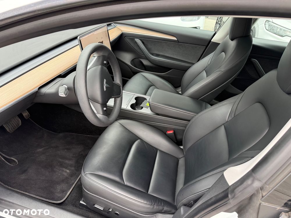 Tesla Model 3 - 13