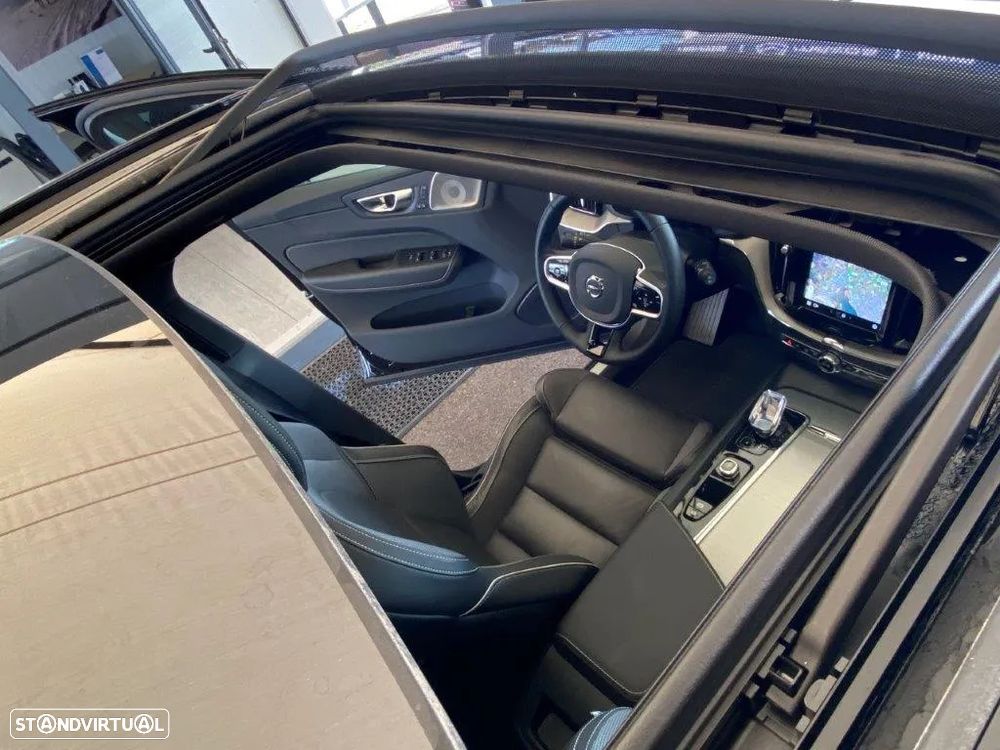Volvo XC 60 2.0 T6 PHEV Black Edition AWD - 26
