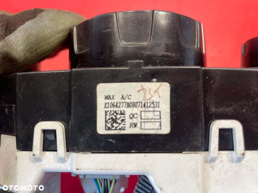 PANEL STEROWANIA NAWIEWU FORD FIESTA  8A6118549 - 4