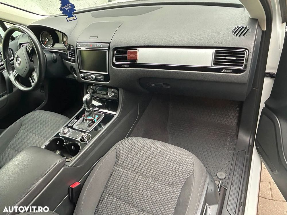 Volkswagen Touareg 3.0 V6 TDI BMT - 11