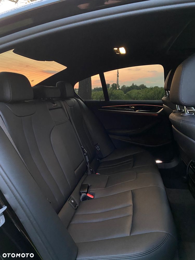 BMW Seria 5 530i Sport Line - 11