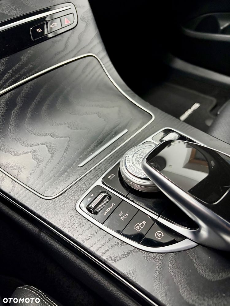 Mercedes-Benz Klasa C 300 9G-TRONIC - 11