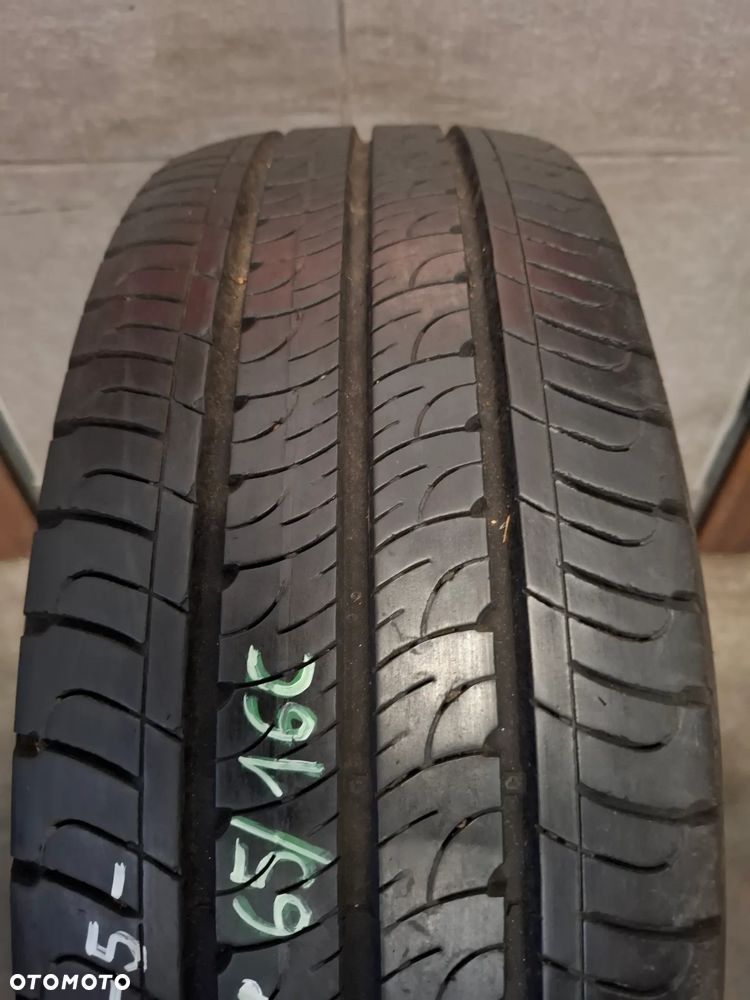 Opona lato Goodyear Efficient Cargo 2 225/65R16C 2021 rok bieżnik 8mm - 2