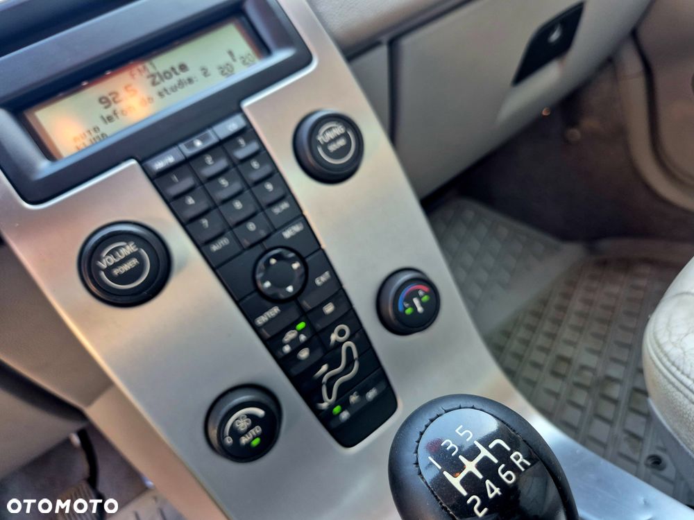 Volvo S40 T5 Momentum - 8