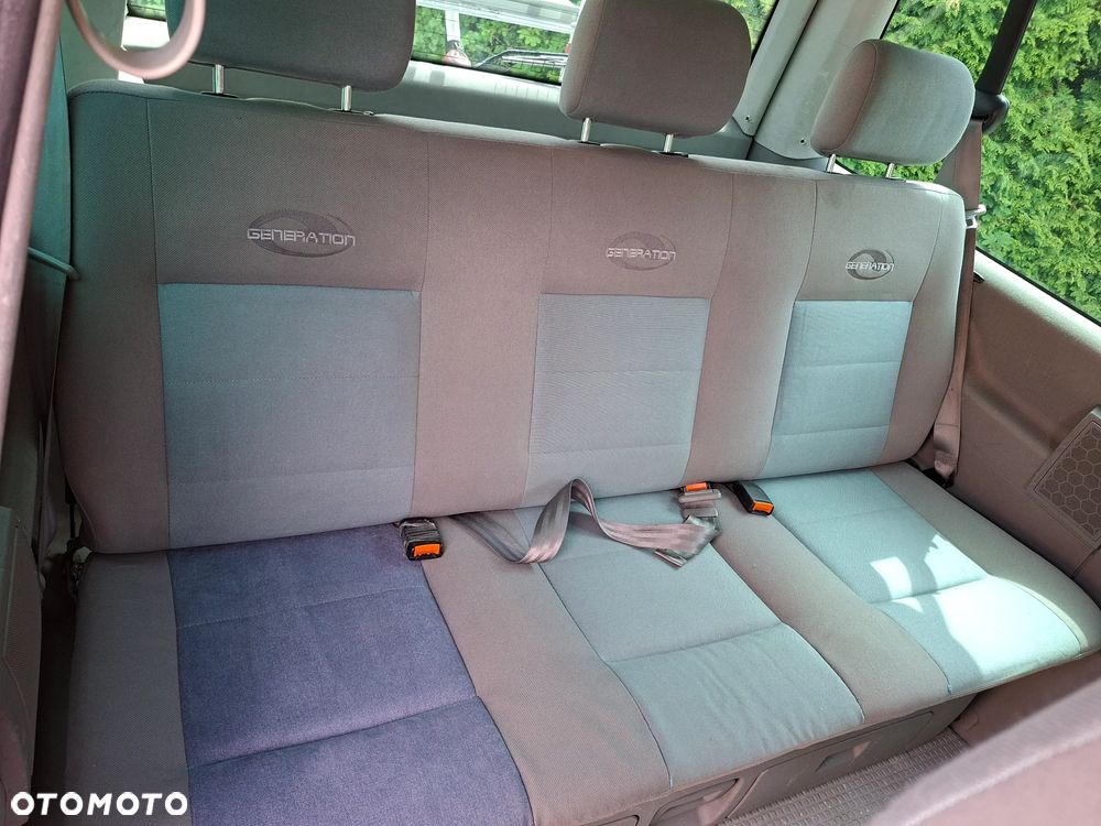 Volkswagen Multivan - 13