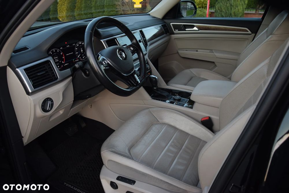 Volkswagen Atlas - 2