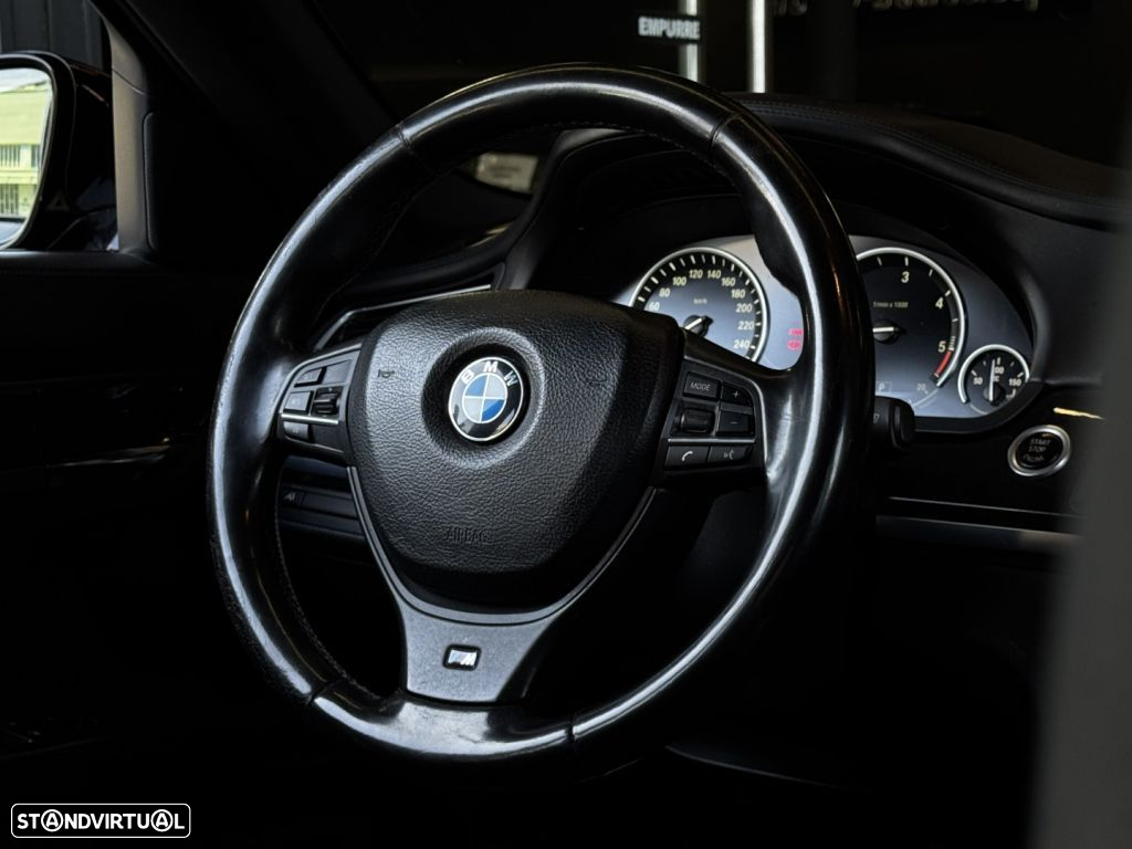 BMW 740 d xDrive Pack M - 24