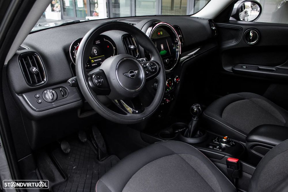 MINI Countryman One D Essential - 25