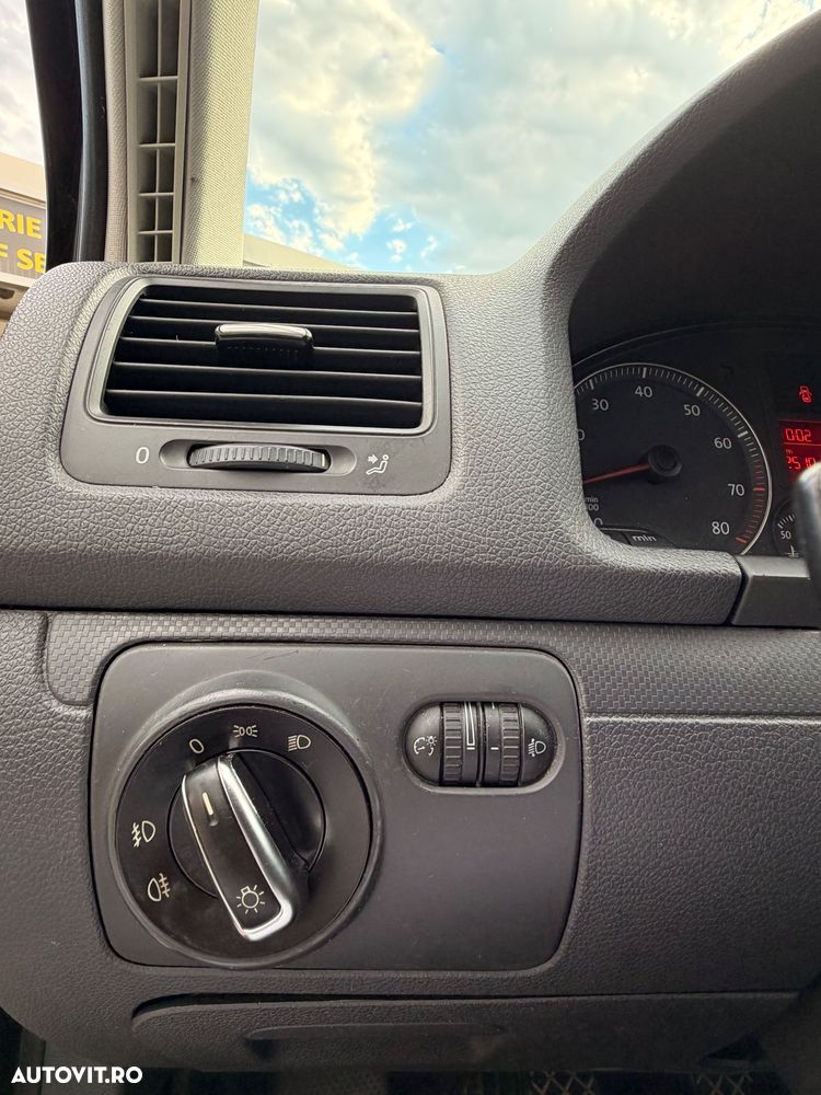 Volkswagen Golf 1.6 - 10