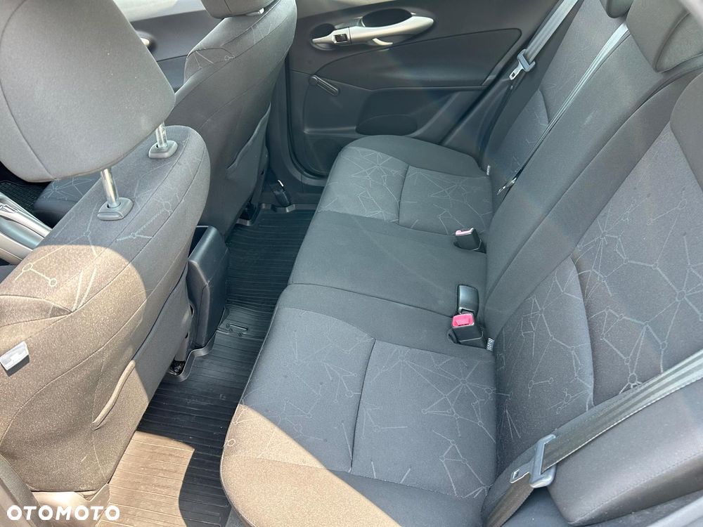 Toyota Auris 1.33 VVT-i Terra - 28