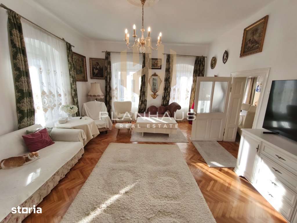 Casă de vânzare în Centrul Vechi  ideală pentru investiție și locuire - Imagine principală: 3/20