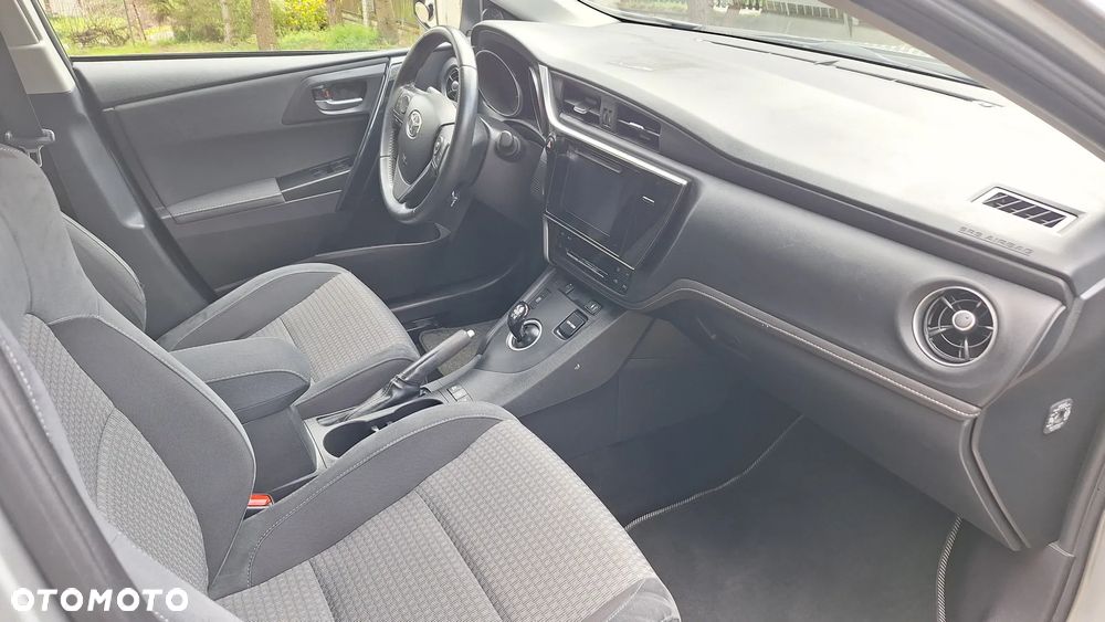 Toyota Auris - 13