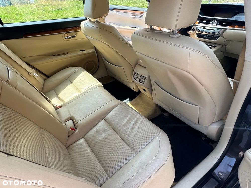 Lexus ES Standard - 18