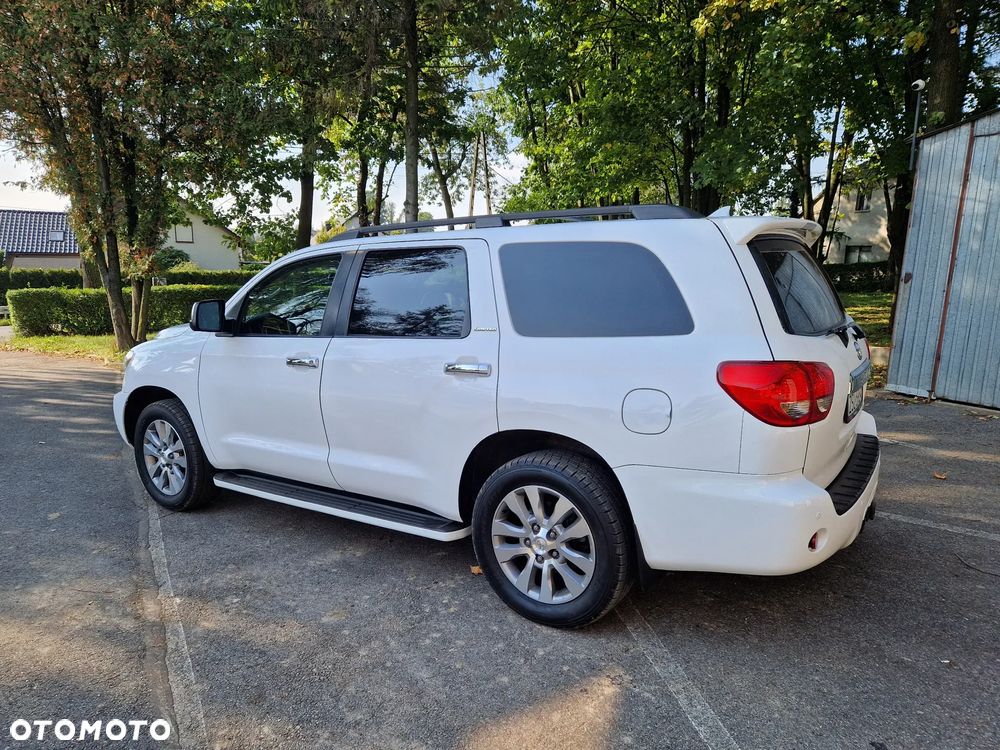 Toyota Sequoia - 2