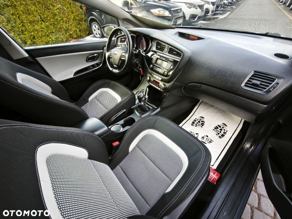 Kia Ceed - 9