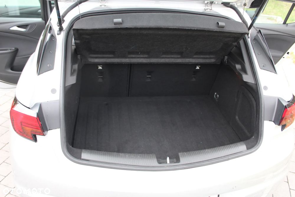 Opel Astra 1.2 Turbo Edition - 11