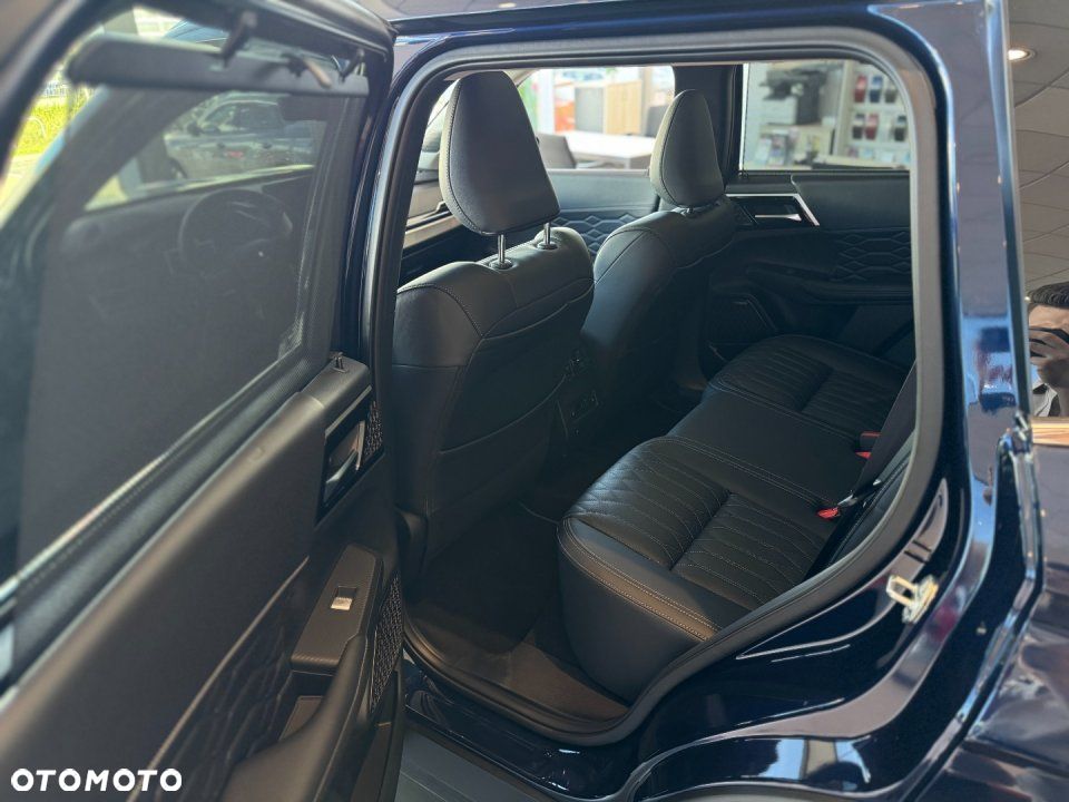 Mitsubishi Outlander - 7