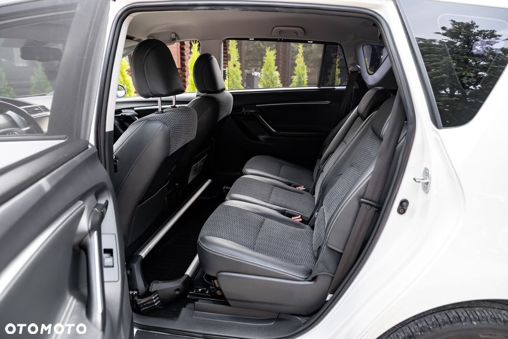 Toyota Verso 1.8 Sol 7os MS - 19