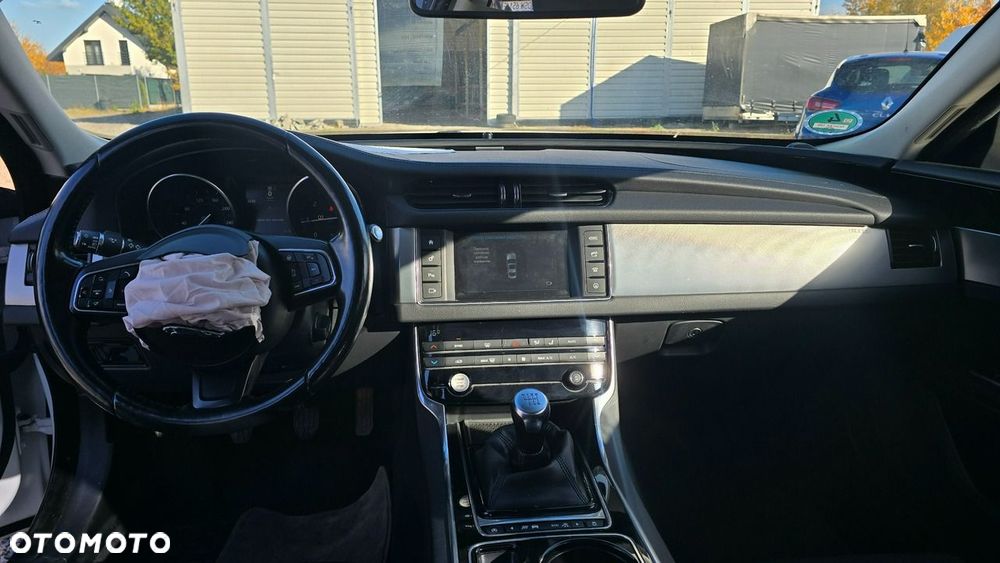 Jaguar XF - 20