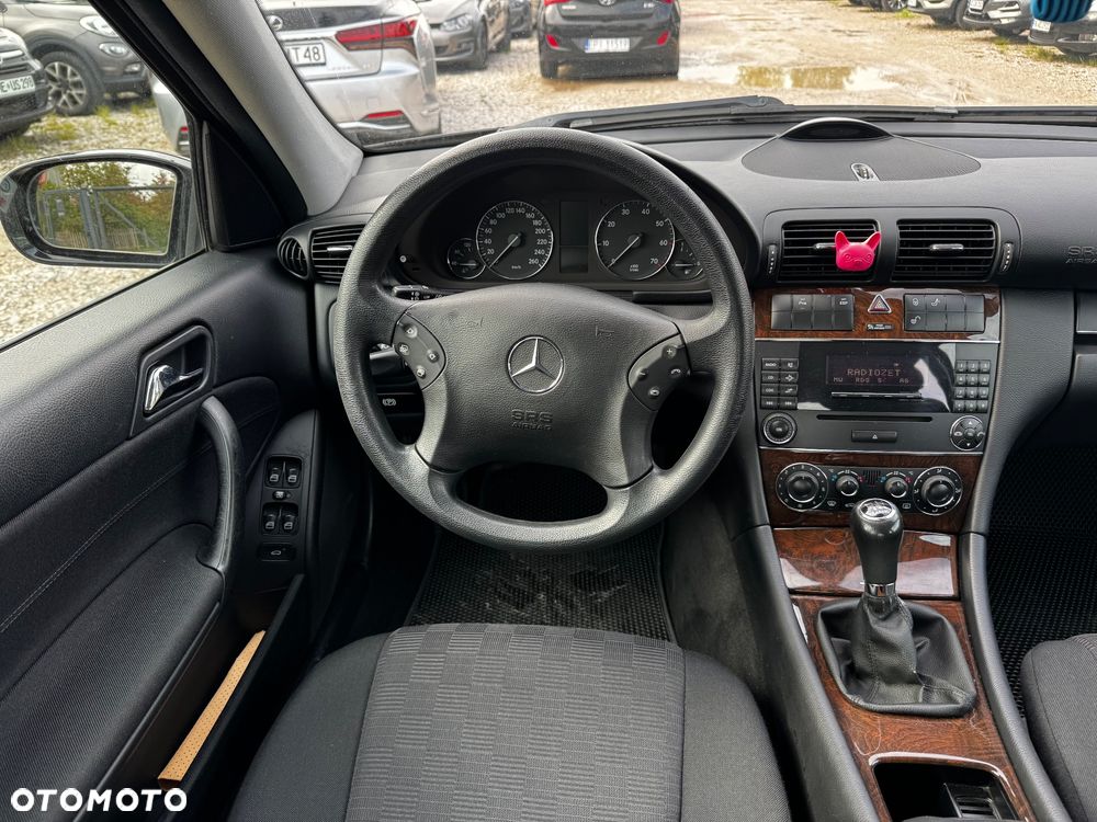 Mercedes-Benz Klasa C 180 Kompressor Avantgarde - 29