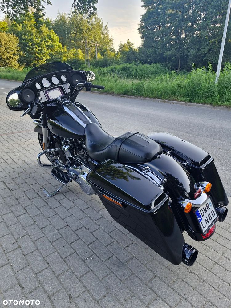 Harley-Davidson Touring Street Glide - 11