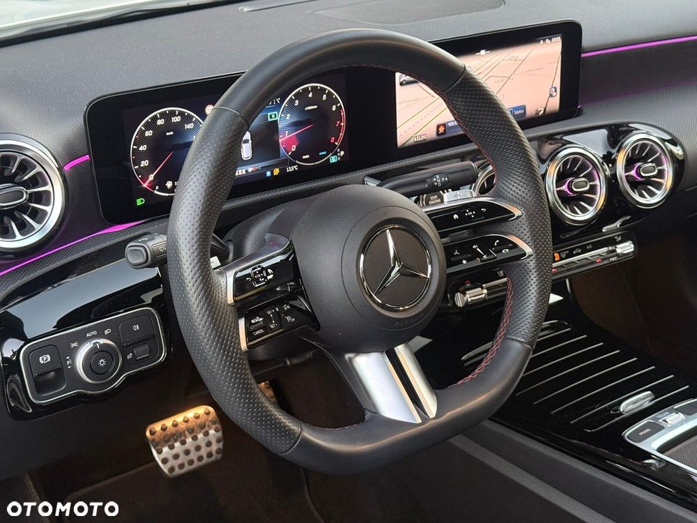 Mercedes-Benz Klasa A 200 AMG Line 7G-DCT - 24