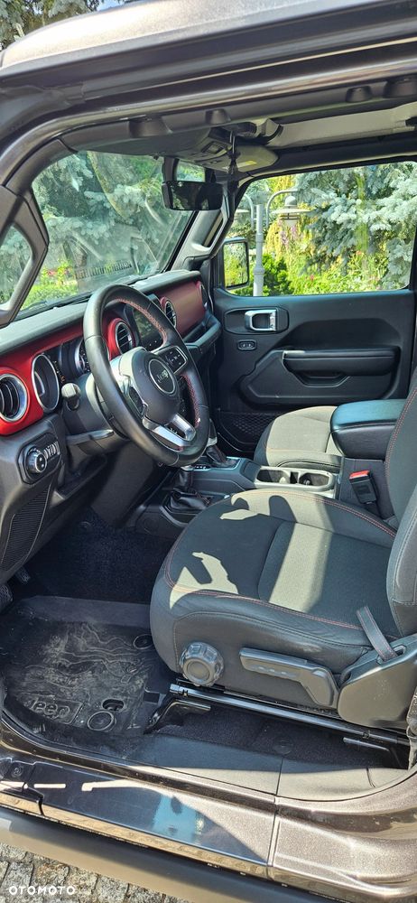 Jeep Wrangler - 10