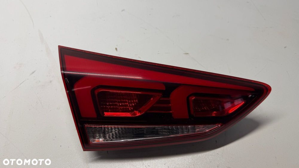 HYUNDAI I20 II COUPE 3D LAMPA LEWA TYŁ TYLNA W KLAPĘ LED 14-19 - 2