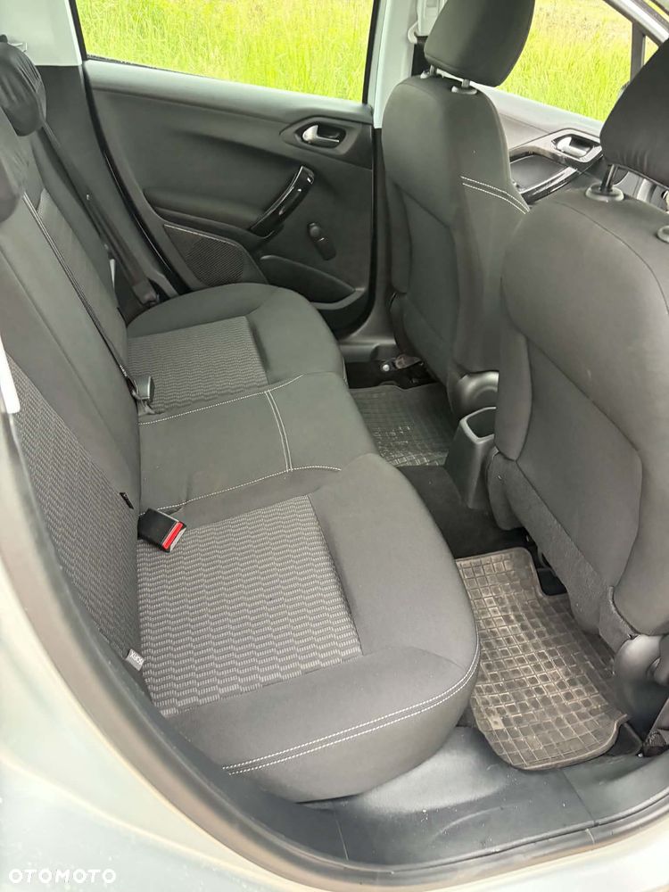 Peugeot 208 PureTech 82 Allure - 1