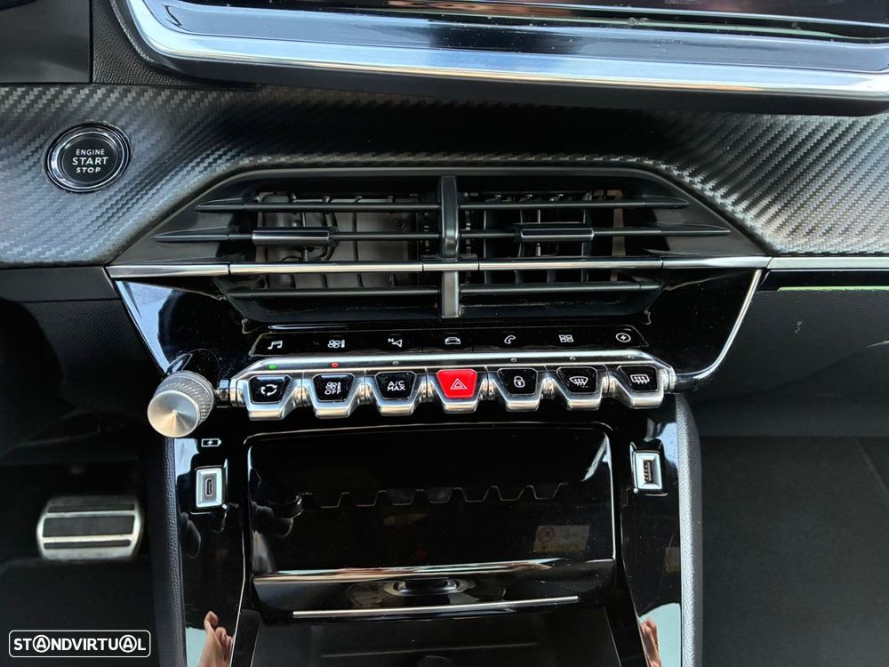 Peugeot 208 - 19