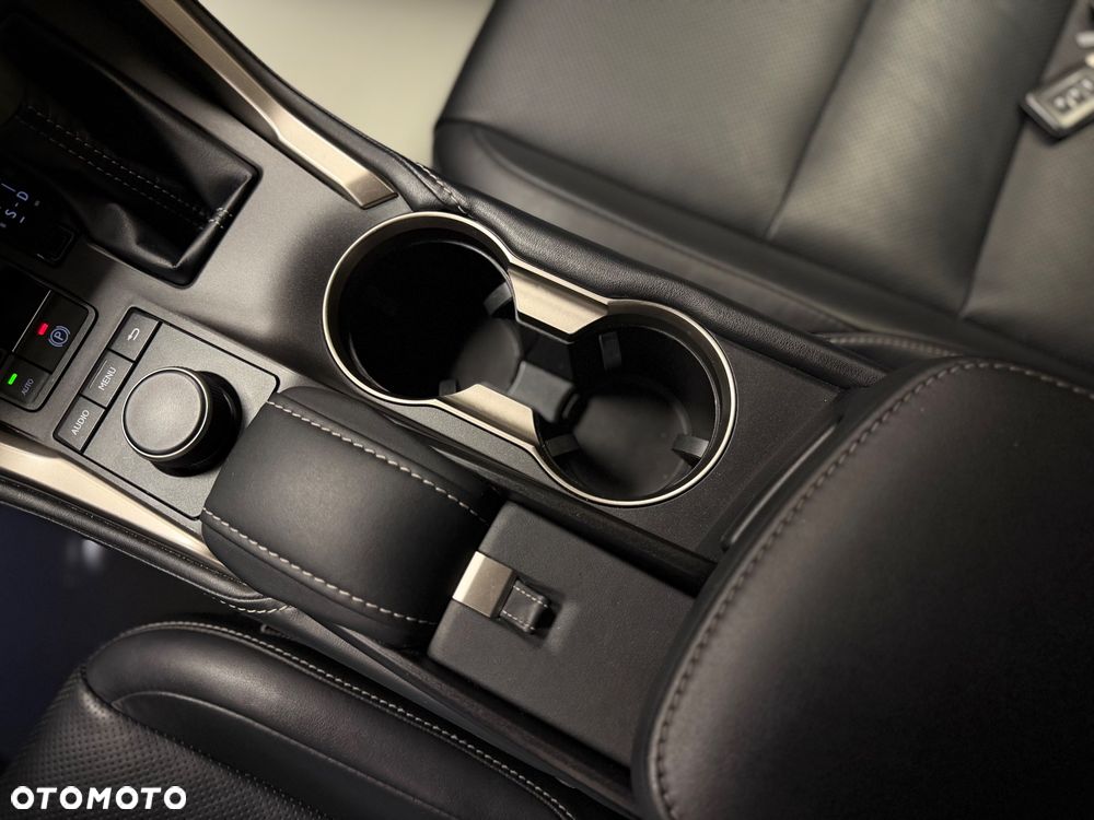 Lexus NX 300h Comfort AWD - 17