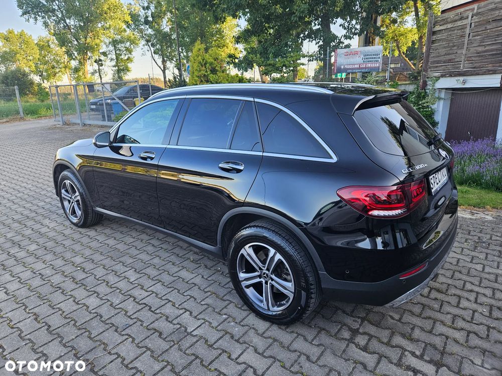Mercedes-Benz GLC 300 e 4-Matic - 8