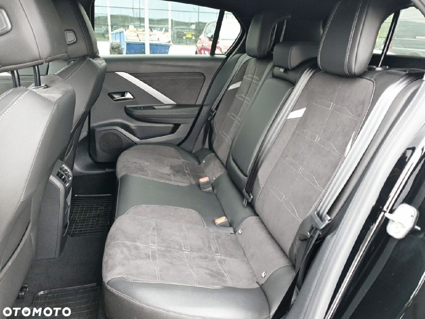 Opel Astra VI 1.2 T GS S&S - 10